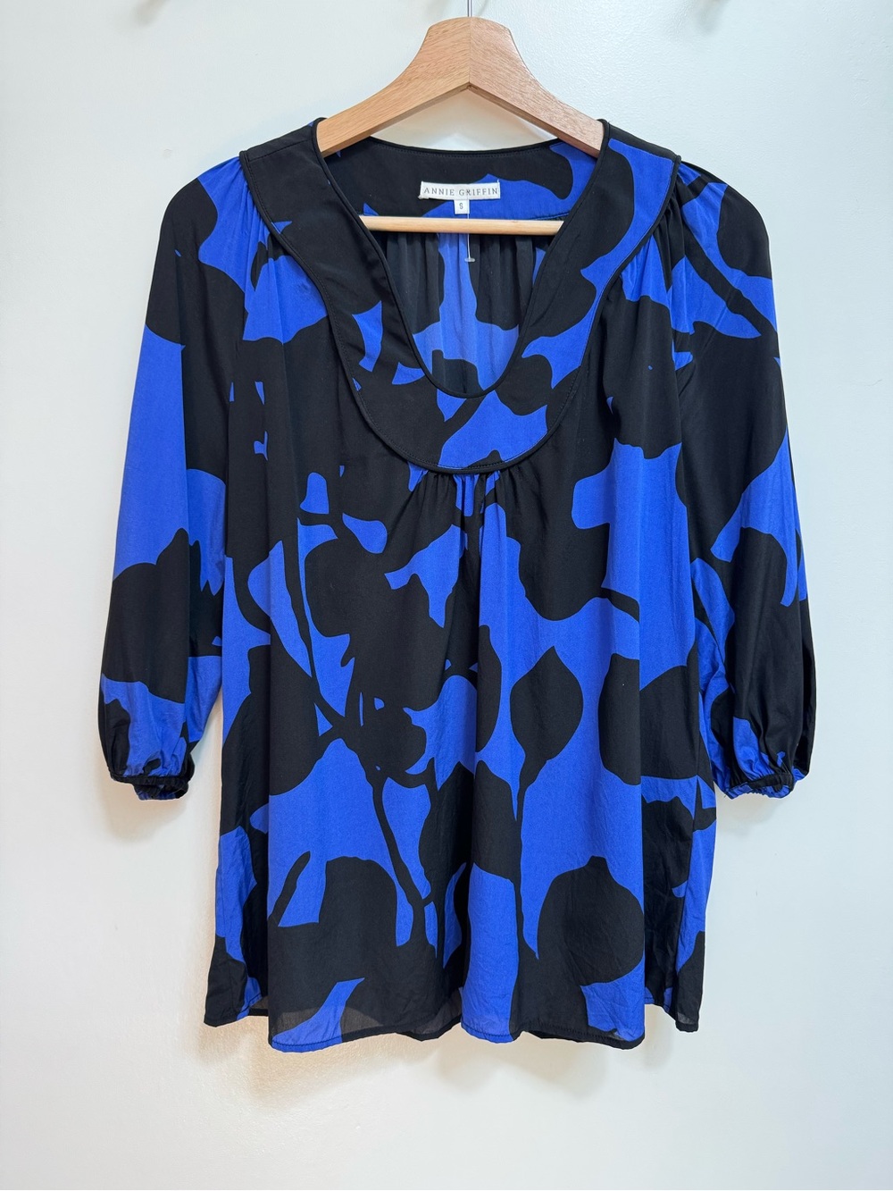 Annie Griffin Silk Floral Blouse Top Women’s Small Scoop Neck 3/4 Sleeve Office